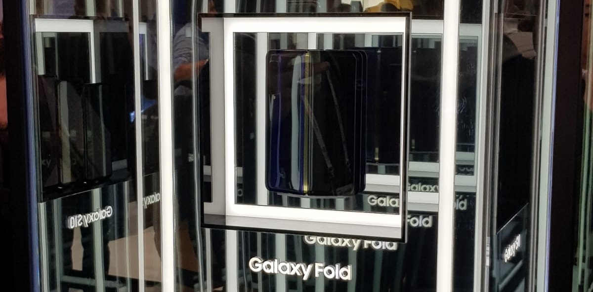 SamsungGalaxyFoldPicMWC Samsung Galaxy Fold photo from Mobile World Congress MWC 2019